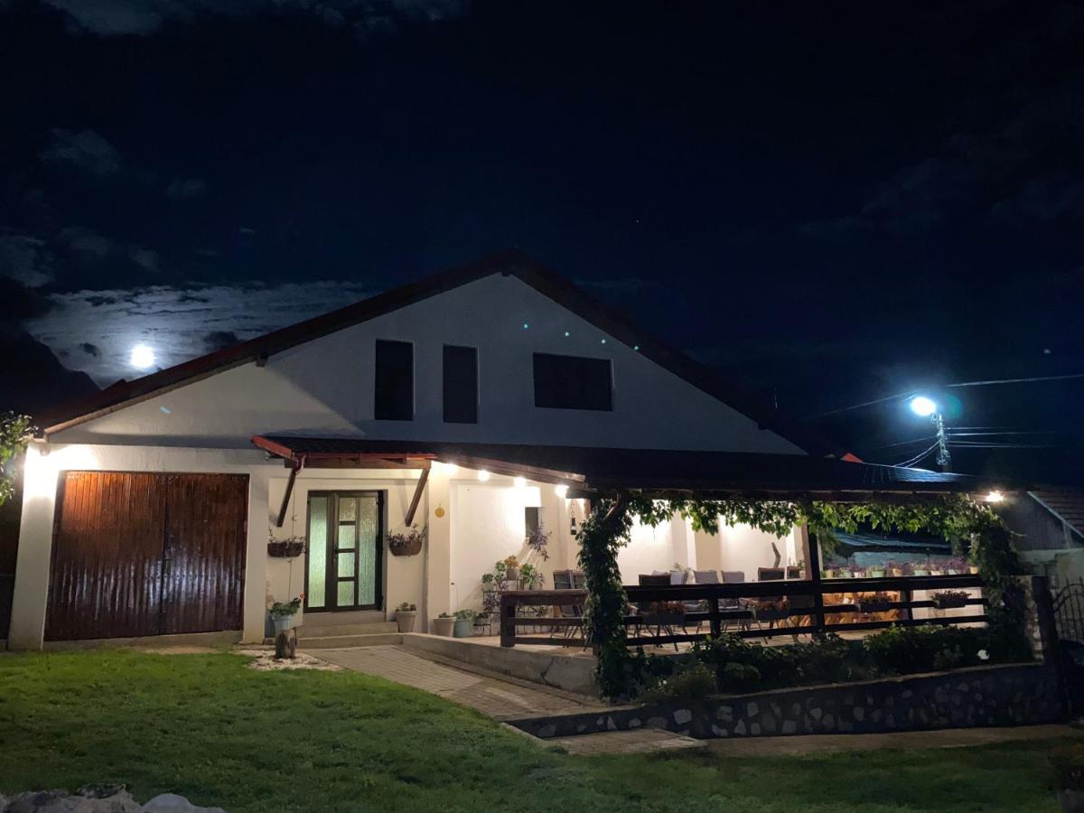 Casa De Vacanta Potoc Экстерьер фото