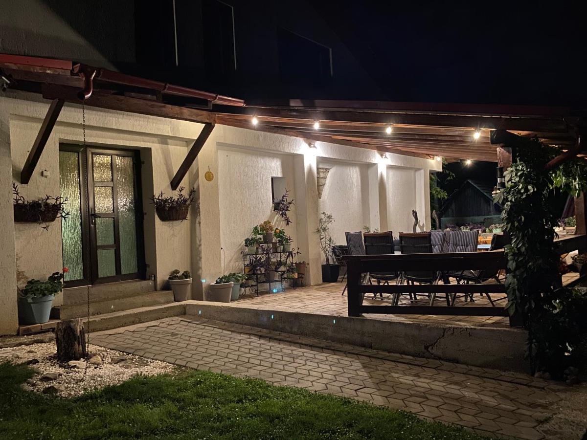Casa De Vacanta Potoc Экстерьер фото
