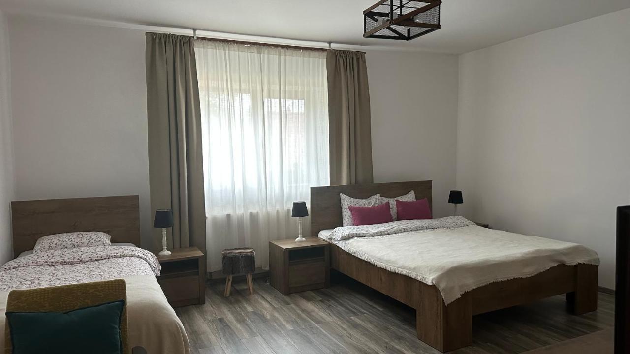Casa De Vacanta Potoc Экстерьер фото